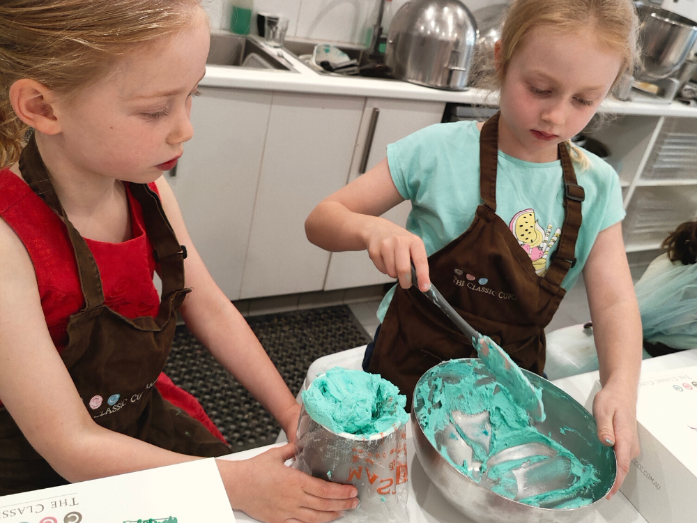 Kids' Christmas Cupcake Decorating Class